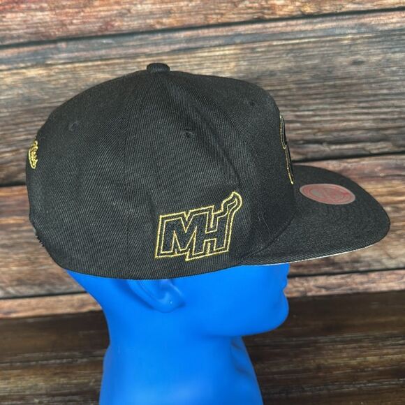 Mitchell & Ness Black and Gold Miami Heat Snapback Hat - Picture 3 of 6
